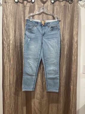 Democracy Light Wash Women’s Jeans - Classic Slim Fit Crop Sz 8
